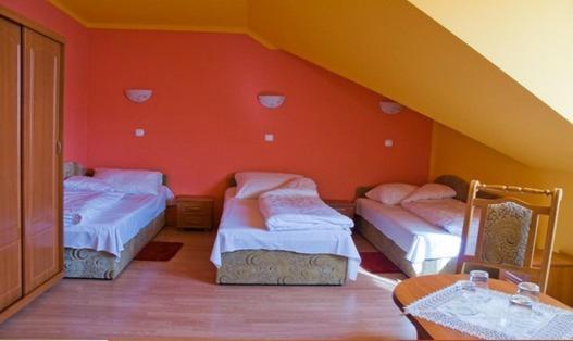 Hotel Czardasz Września Oda fotoğraf