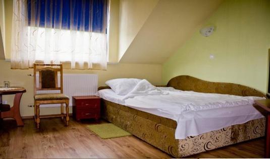 Hotel Czardasz Września Oda fotoğraf