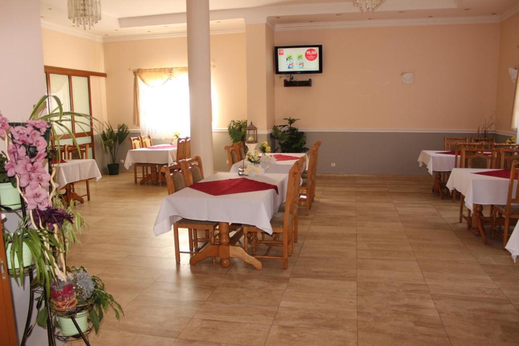 Hotel Czardasz Września Dış mekan fotoğraf